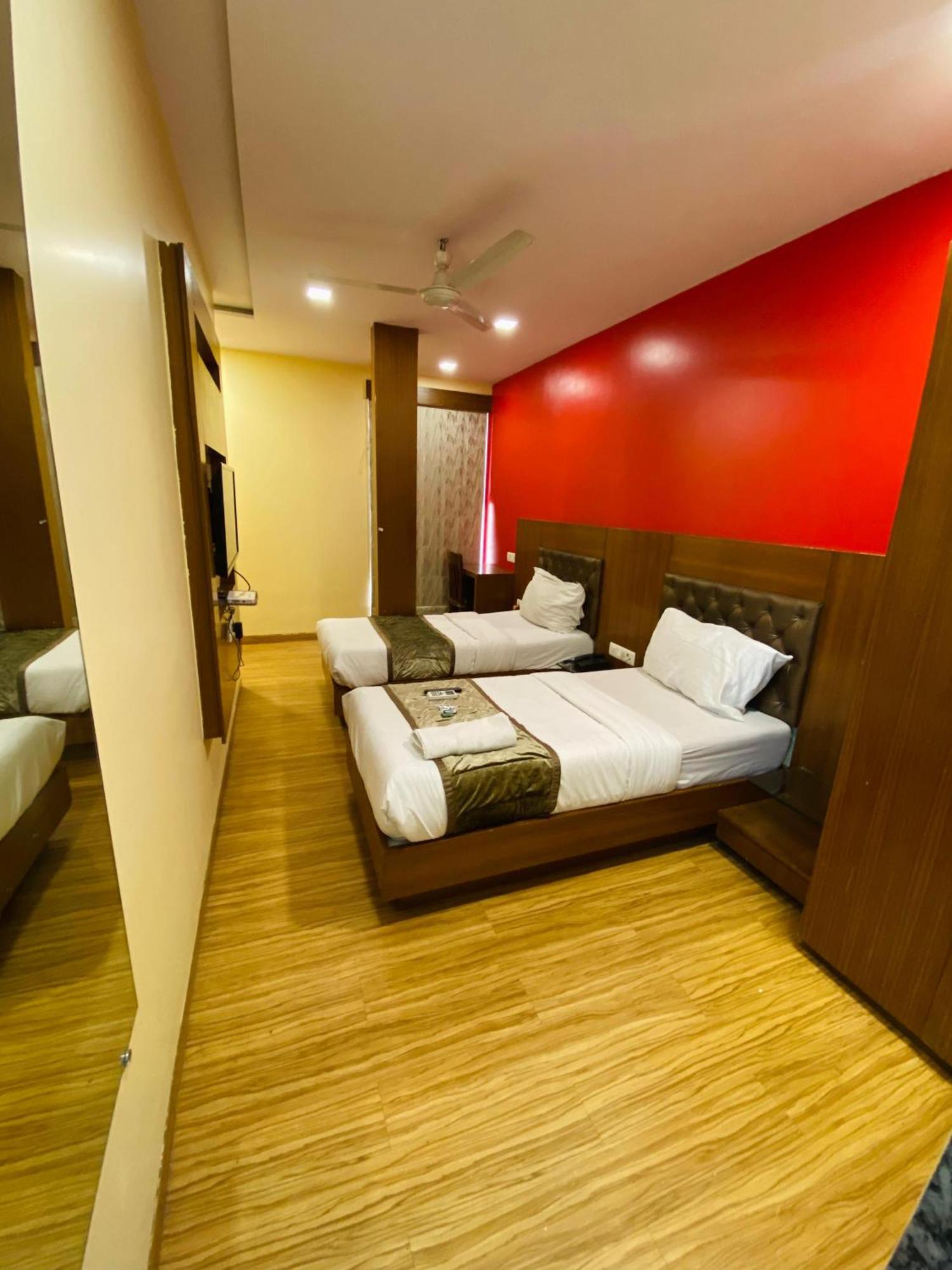 Hotel Arton Regency Near Terminal 2 Airport Mumbai Exterior photo